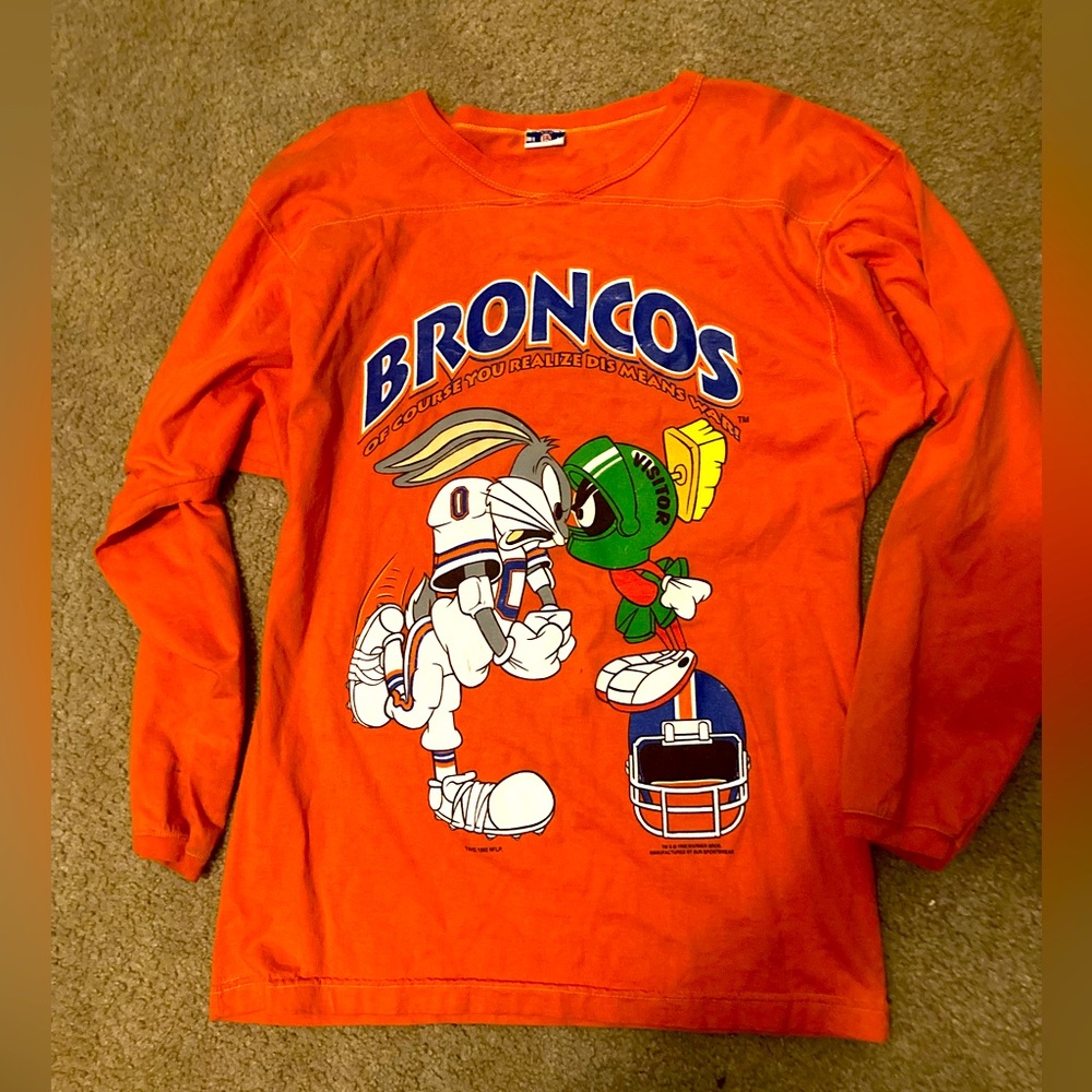 VTG 1993 Denver Broncos Bugs Bunny Shirt "Of course you realize this means war!